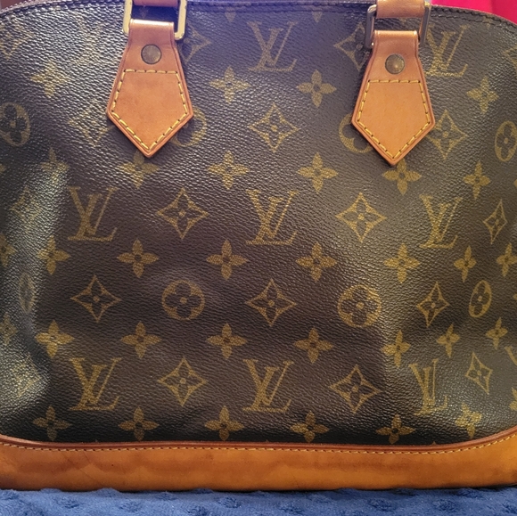 Price Drop!!! Authentic Louis Vuitton Alma - Picture 7 of 11